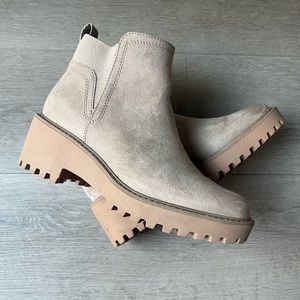 Target Universal Thread Taci Lug Sole Chunky Faux Suede Bootie Tapue SZ 6.5